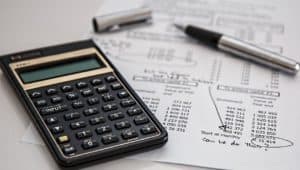 crunching the numbers to refinance student loans