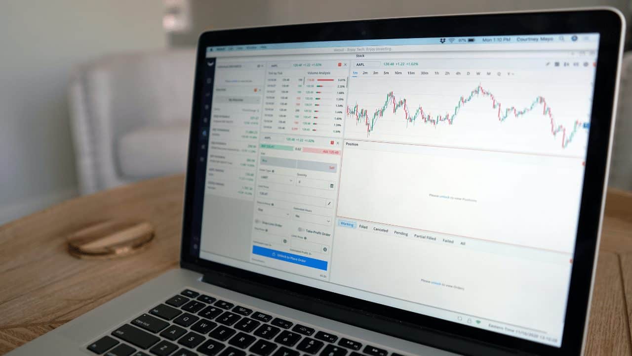 Index Funds vs. Mutual Funds