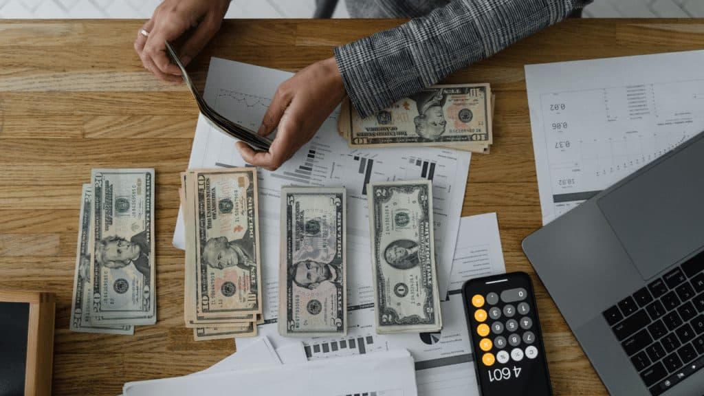 Got Unpredictable Income? 4 Tips To Budget With Irregular Earnings